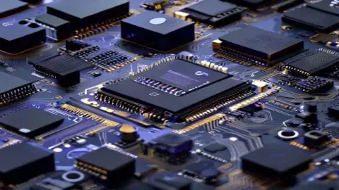 Snapdragon X Elite vs Lunar Lake: so sánh chip laptop AI