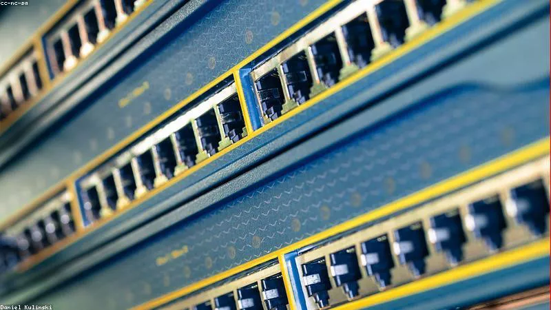 Cẩn Thận "Cháy Mạng" Mùa Nóng: Router Wi-Fi Của Bạn Có Thể Bị Tổn Thương!