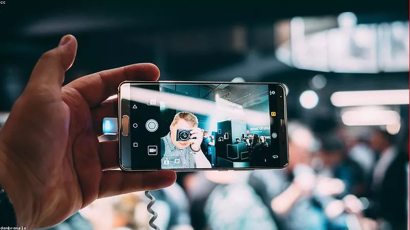 One UI 7 trên Samsung Galaxy: Cải tiến hay thụt lùi?