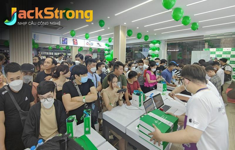 Kinh Tế Khởi Sắc, iPhone 
