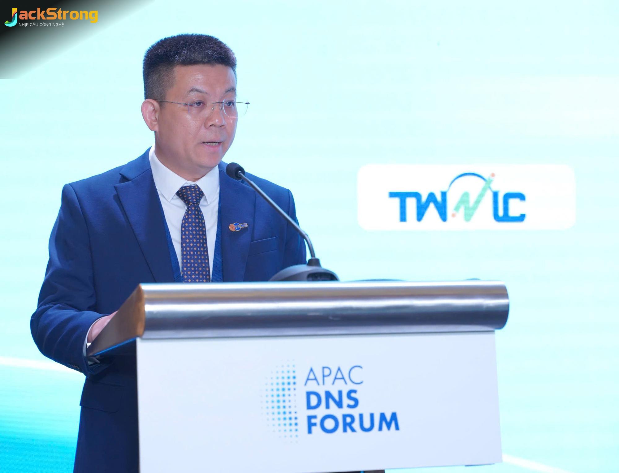 Cơ Hội Và Thách Thức Trên Con Đường Số Hóa